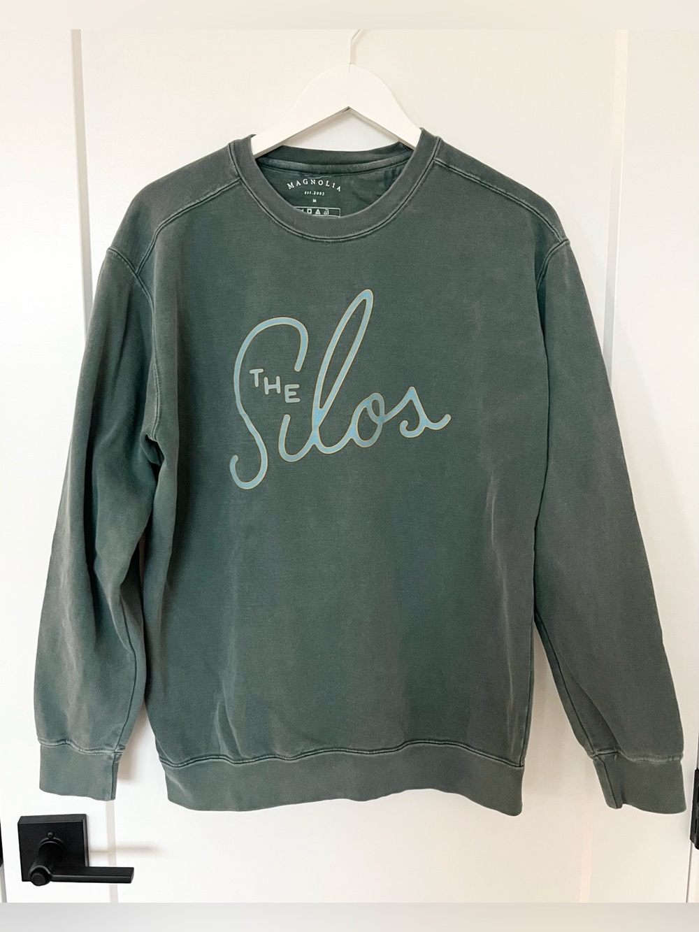 Magnolia Farms The Silos Graphic Pullover Sweatshirt Faded Sage Green Cursive M